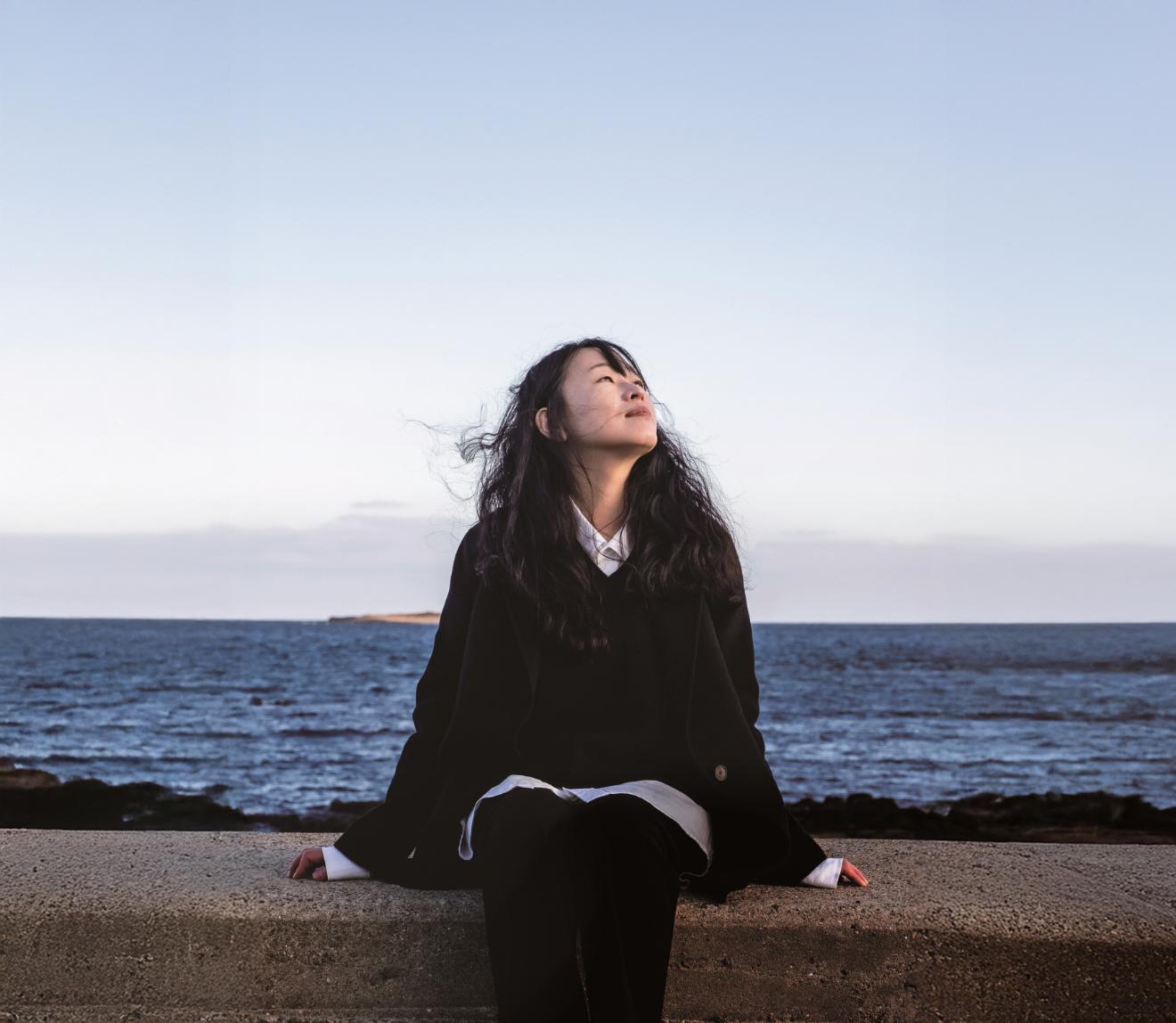 Colorful 덕성_소설로 나 자신을 끊임없이 ‘증명’하다 최진영 동문(국어국문학전공 00)