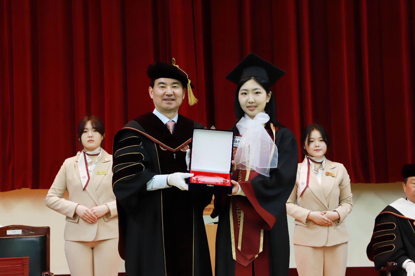 덕성여대, 2025학년도 전기 제71회 학위수여식 개최